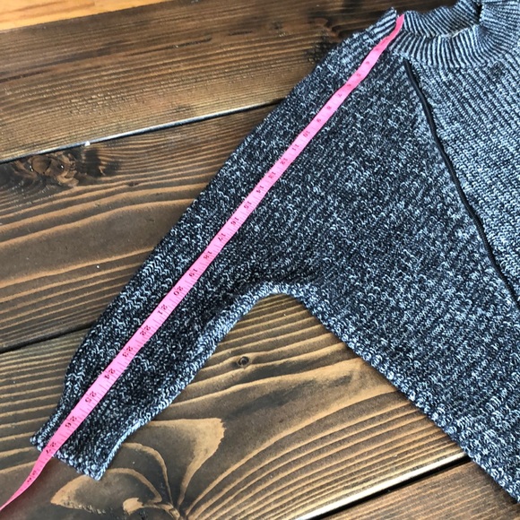 Gorgeous Black Zipper Detailed Sweater - Picture 12 of 13